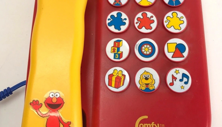 Comfy_1999_real_telephone_elmo_2